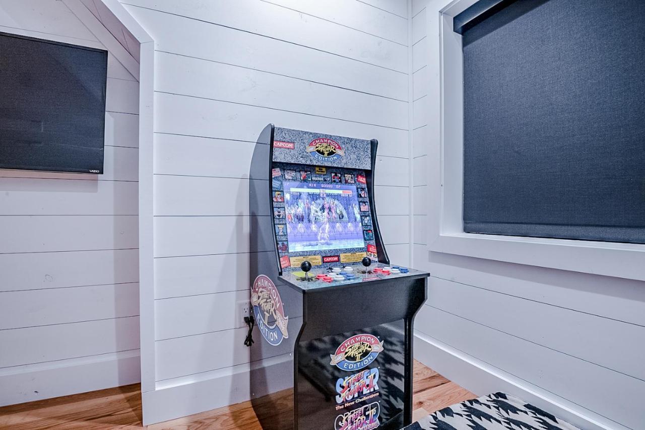 "The Barndo" 4Br Luxury Cabin, Hot Tub, Fire Pit, Bunks, Arcades, Playhouse! Broken Bow Extérieur photo
