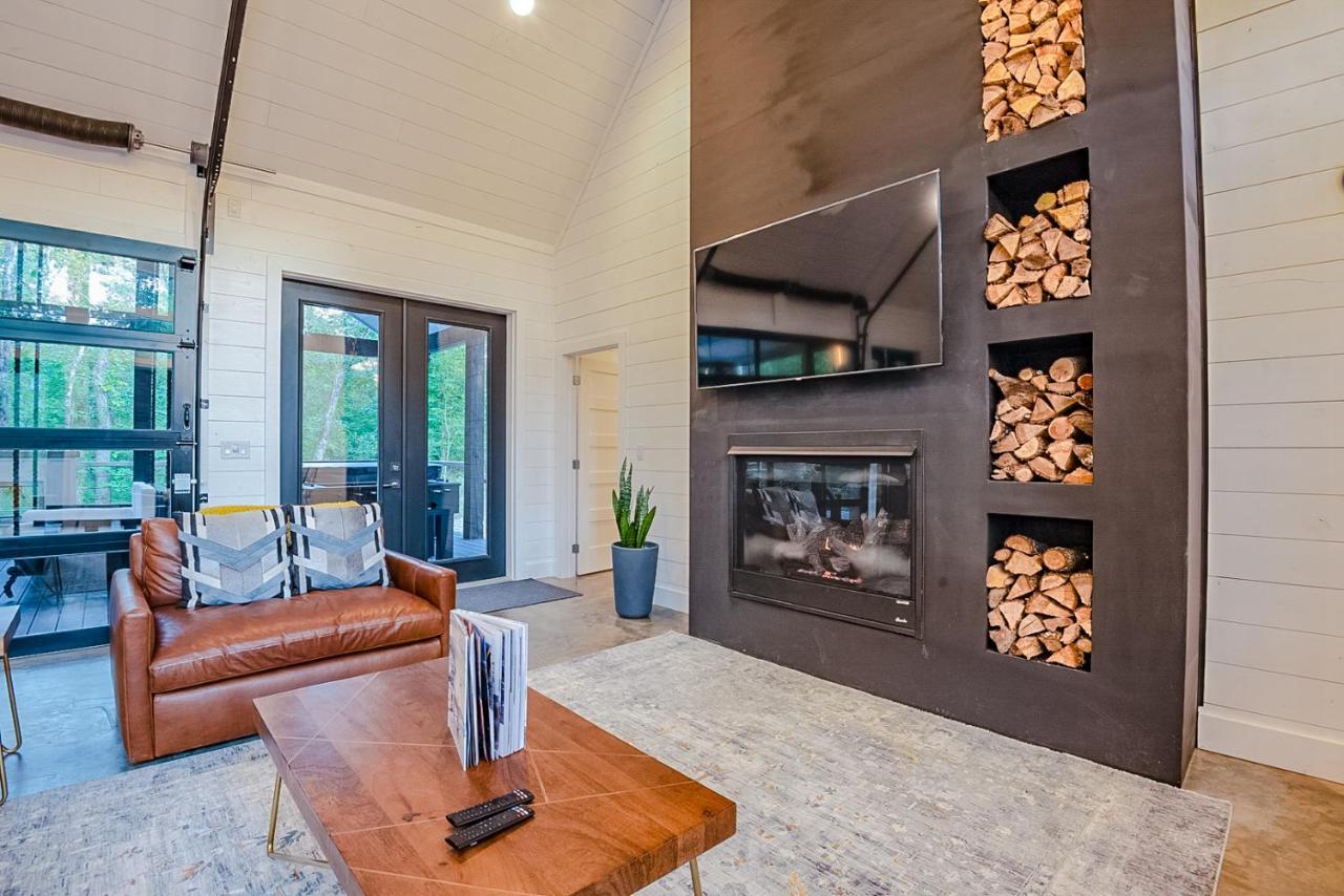 "The Barndo" 4Br Luxury Cabin, Hot Tub, Fire Pit, Bunks, Arcades, Playhouse! Broken Bow Extérieur photo