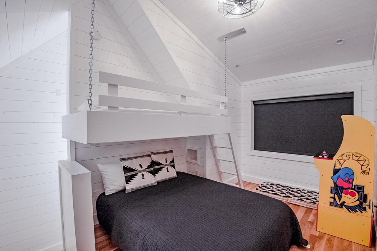 "The Barndo" 4Br Luxury Cabin, Hot Tub, Fire Pit, Bunks, Arcades, Playhouse! Broken Bow Extérieur photo